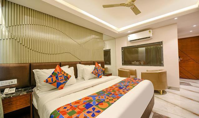 Dev Place * New Delhi