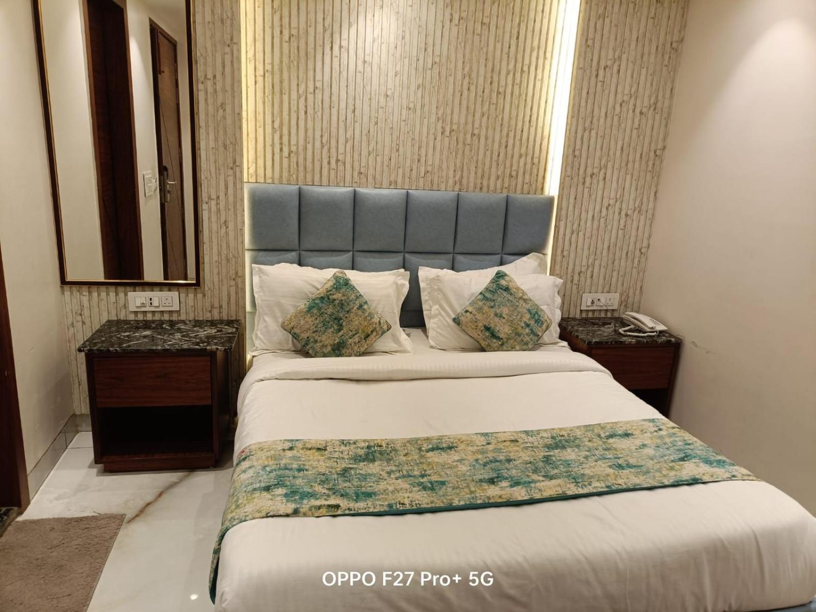 Dev Place Hotel *
